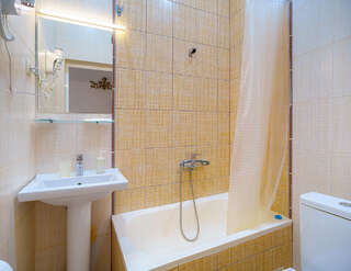 Гостиница Лорд Махачкала Семейный стандарт с кроватью Queeen-size-5