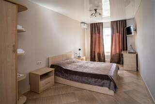 Гостиница Лорд Махачкала Семейный стандарт с двуспальной кроватью-1