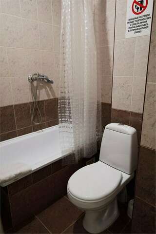 Гостиница Лорд Махачкала Стандарт с двуспальной кроватью-4