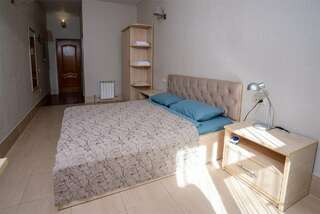 Гостиница Лорд Махачкала Семейный стандарт с двуспальной кроватью-5