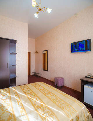 Гостиница Лорд Махачкала Стандарт с кроватью Queen-size-3