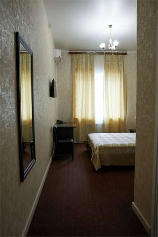 Гостиница Лорд Махачкала Стандарт с двуспальной кроватью-2