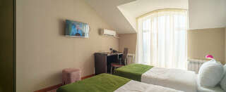 Гостиница Лорд Махачкала Реновированный Стандарт с балконом, с кроватью King-size или двумя односпальными кроватями-4