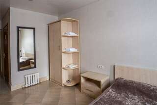 Гостиница Лорд Махачкала Семейный стандарт с двуспальной кроватью-3